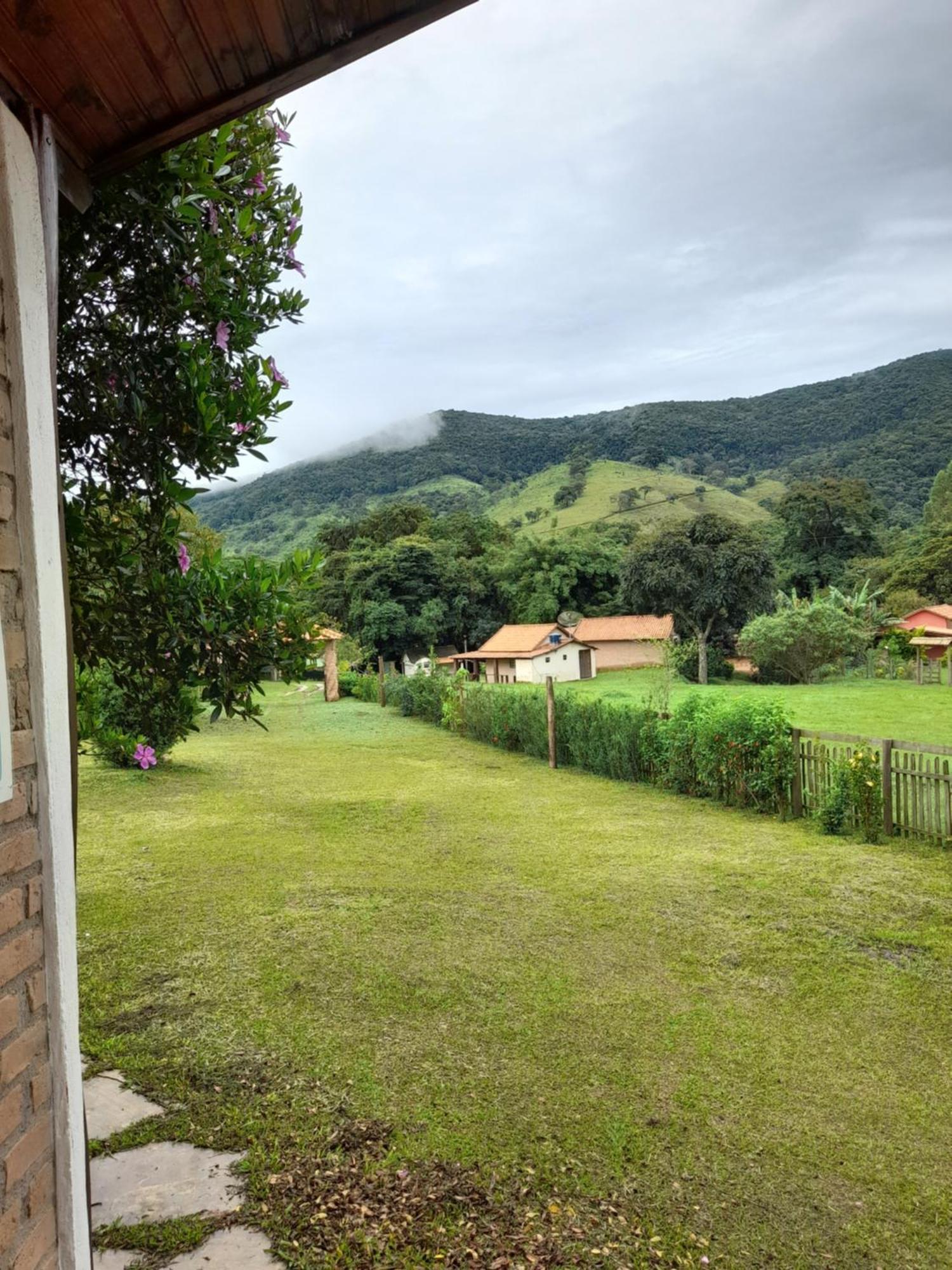 Recanto Das Flores São Tomé das Letras Стая снимка